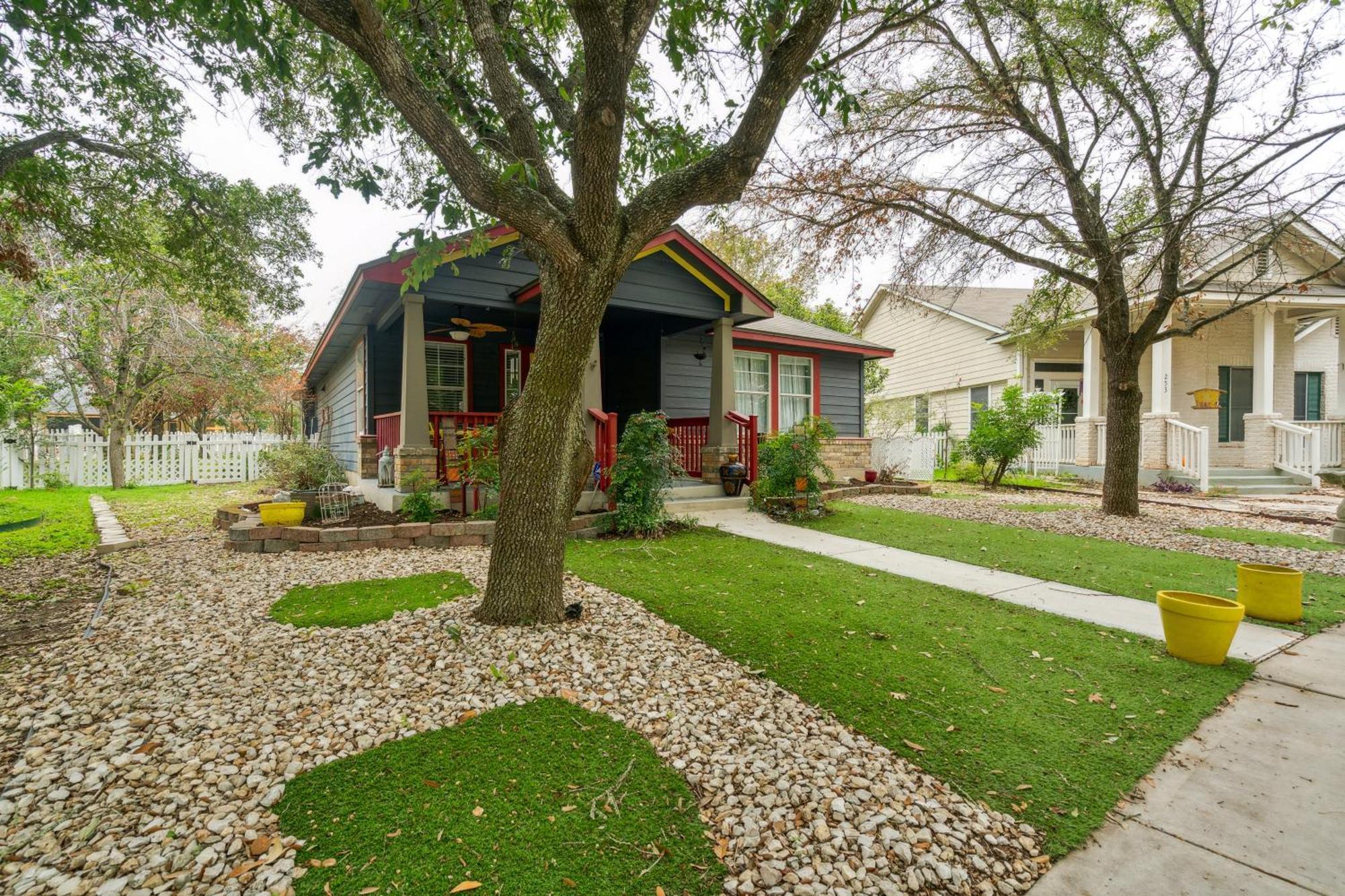 Eclectic Oasis- Artful & Colorful Comfort Home Kyle Exterior foto