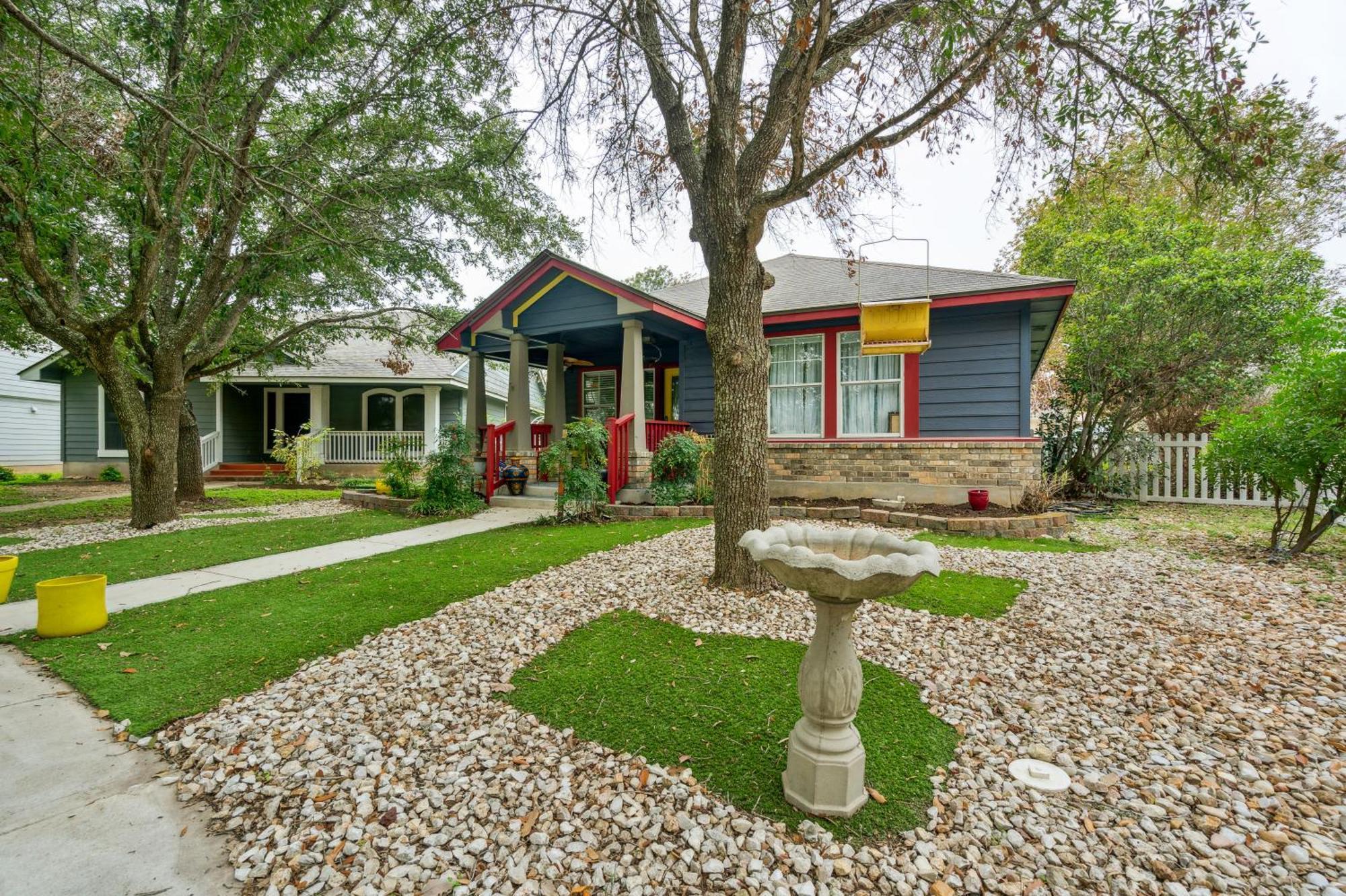 Eclectic Oasis- Artful & Colorful Comfort Home Kyle Exterior foto